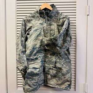 US Air Force Hooded GorTex Rain Jacket Men Small Reg Green Camo Waterproof
